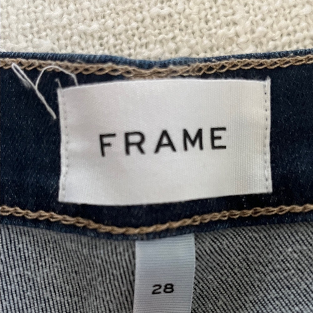 Frame dark cropped flare